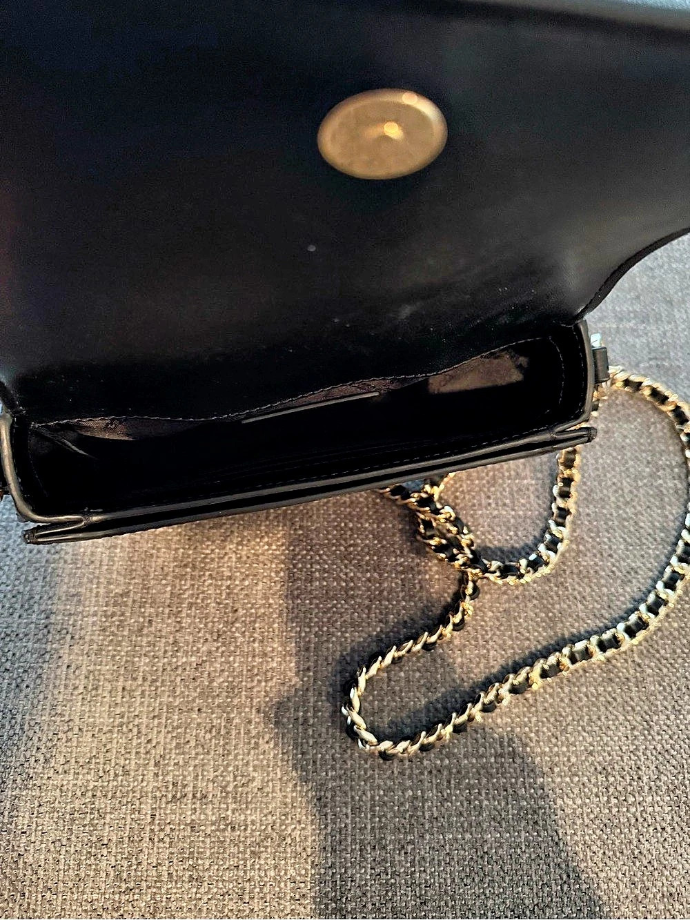 Michael Kors Padlock Chain Crossbody Bag Black - Picture 3 of 5